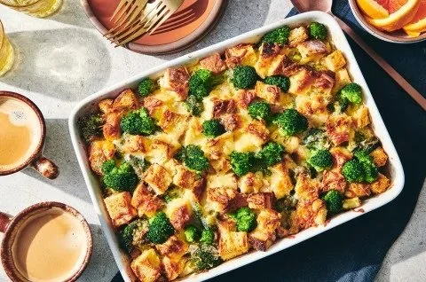 Broccoli-Cheddar Breakfast Strata